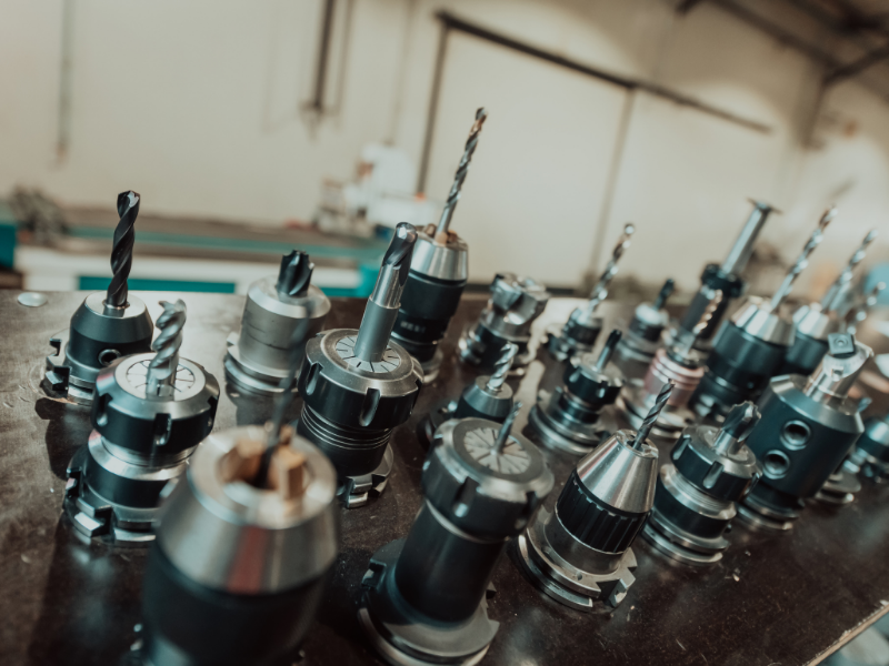 Tool Holder CNC có nhiều mức giá bán khác nhau dựa vào thương hiệu, chuẩn côn, độ chính xác...